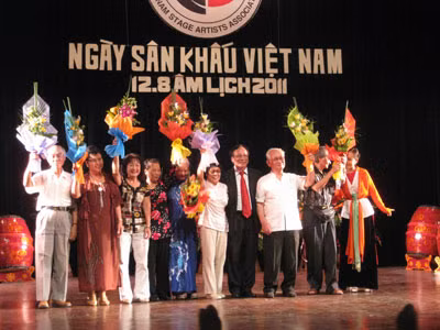 Các nghệ sĩ được tôn vinh.