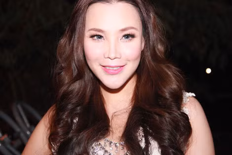 Hồ Quỳnh Hương.