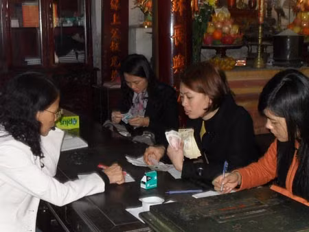 Tấp nập dâng sao, giải hạn đầu năm ảnh 1