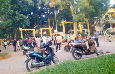 Đá cầu "cá độ" gây mất TTCC tại công viên Bách Thảo ảnh 1