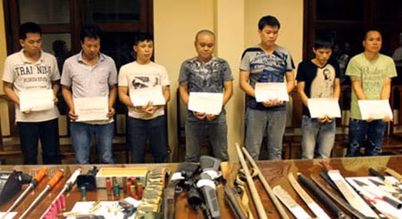 Băng nhóm Cường "tỉnh" cùng vũ khí.