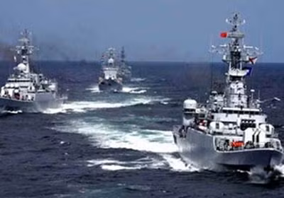 Tàu chiến của lực lượng hải quân Trung Quốc trong cuộc diễn tập mang tên "Chiến tranh 2010" được tổ chức trong 2 ngày 17 và18/7 trên biển Hoàng Hải.