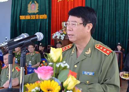 Thượng tướng Bùi Văn Nam, Ủy viên Trung ương Đảng, Thứ trưởng Bộ Công an phát biểu tại buổi làm việc.