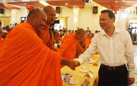 Họp mặt Tết cổ truyền Chol-chnam-thmay của đồng bào Khmer Nam Bộ ảnh 2