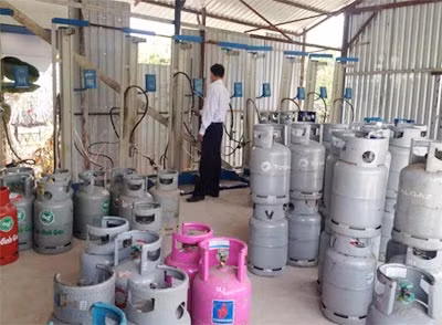 TP HCM: Phát hiện nhiều điểm sang chiết gas lậu ảnh 1