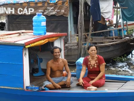 Vợ chồng ông Ba.