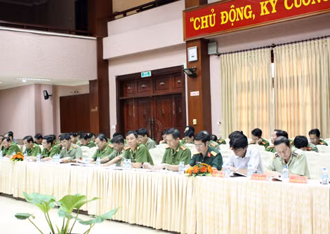 Đại biểu các Bộ, ngành tham dự buổi hội thảo.