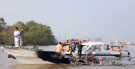 Tàu cao tốc cánh ngầm bị cháy vẫn ám ảnh người dân.
