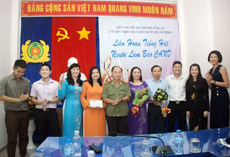 Liên hoan Tiếng hát những người làm báo CAND ảnh 4