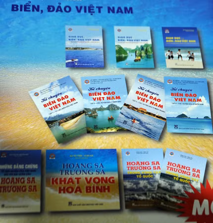 Một số tập sách nổi bật trong tủ sách Biển đảo Việt Nam.