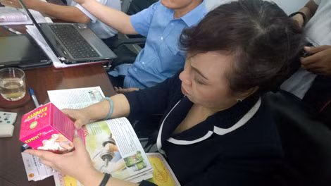 Bộ trưởng Bộ Y tế Nguyễn Thị Kim Tiến trực tiếp kiểm tra, phát hiện sai phạm tại Công ty TNHH đầu tư thương mại XNK Bảo Khang.