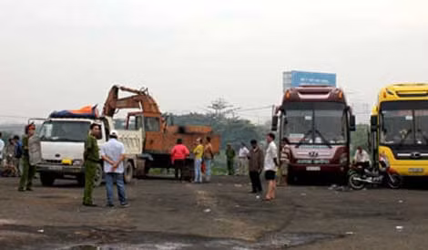 Bến xe dù Miền Đông bị cưỡng chế.