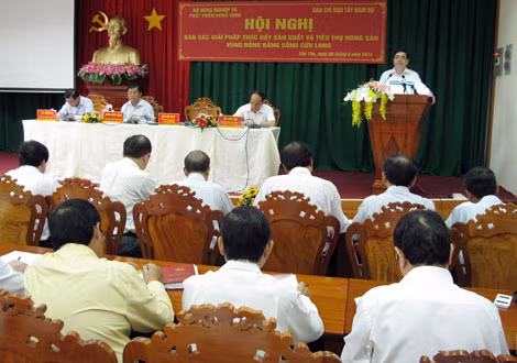 Bộ trưởng Bộ NN&PTNT phát biểu tại hộ nghị.