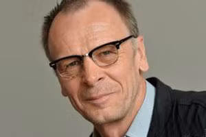Giáo sư Josef Haslinger.