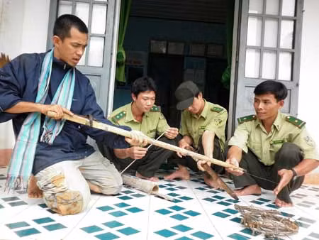 Những tay súng săn huỷ diệt vườn quốc gia ảnh 1