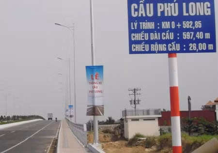 Ngay khi cầu Phú Long thông xe, khu vực vùng giáp ranh TP HCM- Bình Dương nở rộ tình trạng...rao bán đất.