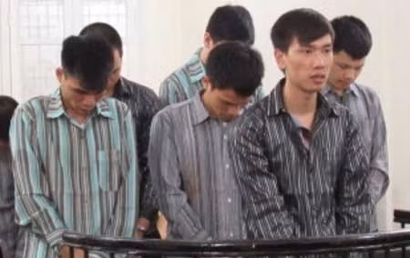Các bị cáo tại phiên tòa.