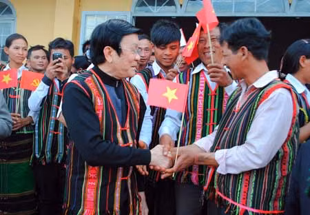 Chủ tịch nước Trương Tấn Sang dự Lễ kỷ niệm 10 năm thành lập tỉnh Đắk Nông ảnh 4