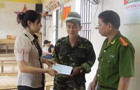 Báo CAND hỗ trợ mỗi gia đình có người chết 1.000.000 đồng, mỗi người bị thương và mất tích 500.000 đồng.