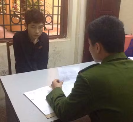 Cơ quan Công an lấy lời khai đối tượng Tuấn.
