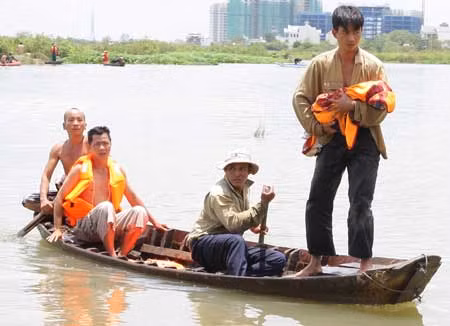 Thương tâm 3 cháu nhỏ thiệt mạng trên sông Giồng Ông Tố ảnh 2
