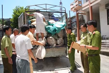 Bắt vụ buôn bán gần 4 tấn mỡ, tóp mỡ thối ảnh 1