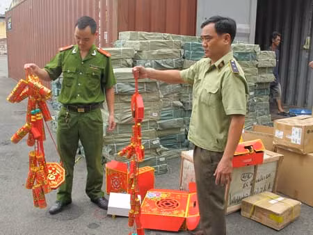 Bắt 10 container hàng Trung Quốc nhập khẩu gian lận thương mại ảnh 2