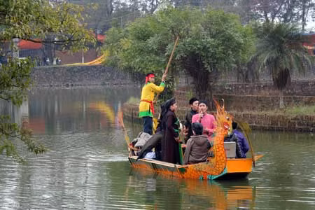 Đến lễ hội Cổ Loa chơi trò chơi truyền thống ảnh 7