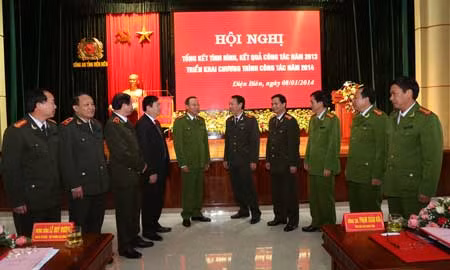 Thứ trưởng Lê Quý Vương dự Hội nghị triển khai công tác năm 2014 tại Công an tỉnh Điện Biên ảnh 4