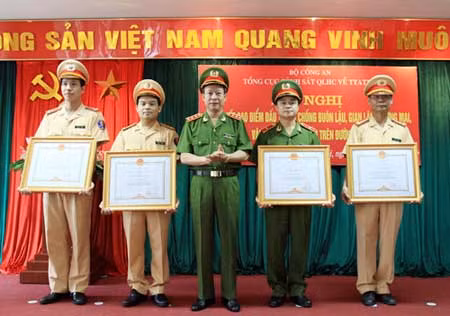 Cần có sự phối hợp chặt chẽ giữa các lực lượng chức năng ảnh 1