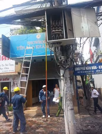 TPHCM: Hoảng hốt khi ngọn lửa cháy trên đầu ảnh 2
