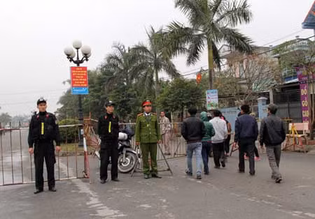 Đảm bảo an toàn cho người dân tham dự khai ấn đền Trần ảnh 1