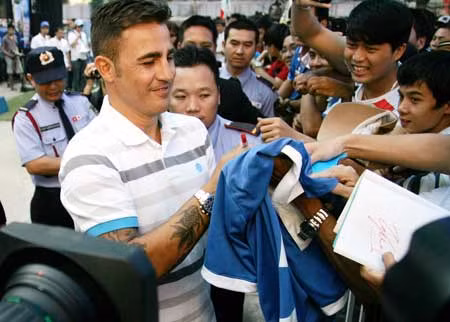 Danh thủ Cannavaro: Hy vọng đội tuyển Italia sẽ đá giao hữu với tuyển Việt Nam ảnh 1