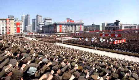 “Biển người” ủng hộ nhà lãnh đạo Kim Jong-un.