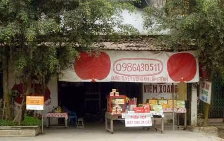 "Thần y" dùng đinh châm cứu... chữa ung thư ảnh 1