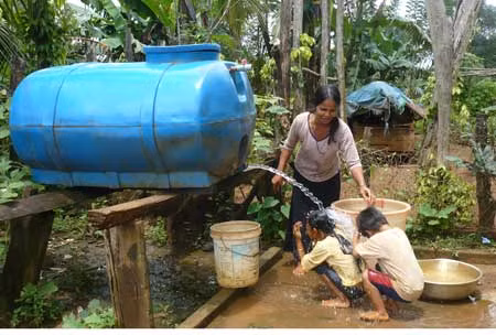 Vì đông con nên nhiều gia đình ở huyện Bù Gia Mập phải sống trong hoàn cảnh khó khăn, túng thiếu. Ảnh: Long Điền.