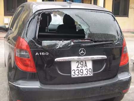 Về quê thăm mộ, 3 bố con bị đánh trọng thương ảnh 1