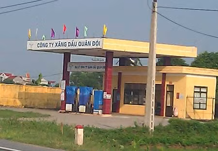 Cây xăng ngưng bán: Vẫn chưa thể xác định ai "găm" hàng ảnh 1