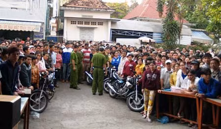 An Giang: Quá tải người dân làm CMND sau Tết ảnh 1