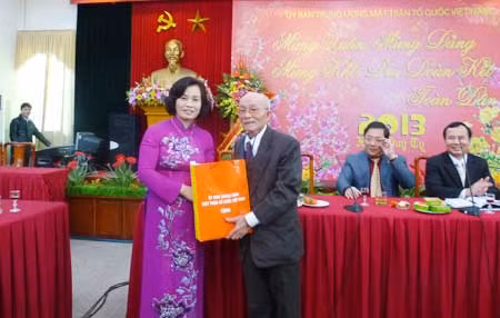 Phát huy tinh thần “ba cây chụm lại...” để trở về xây dựng đất nước ảnh 1