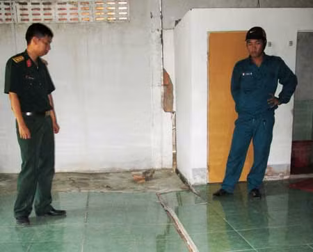 Cần Thơ di dời khẩn cấp 7 hộ dân khỏi khu vực sạt lở ảnh 2