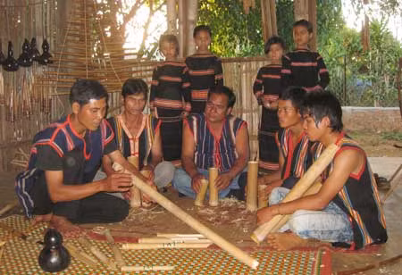 Người góp phần nối dài di sản văn hóa Tây Nguyên ảnh 1