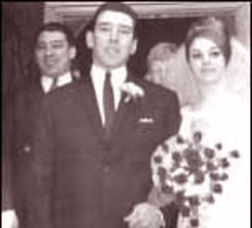 Hôn lễ của Reggie và Frances.
