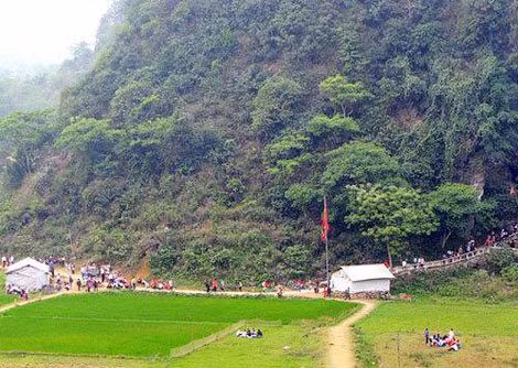 Huyện Lạc Thủy.