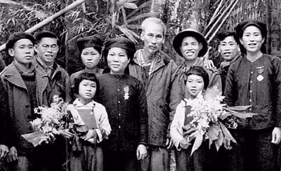 Gặp lại anh hùng quân đội Nguyễn Thị Chiên ảnh 1