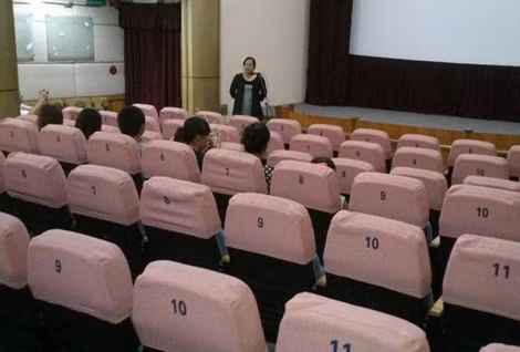 Bộ phim "Mộ gió" cũng vắng khách khi ra rạp.