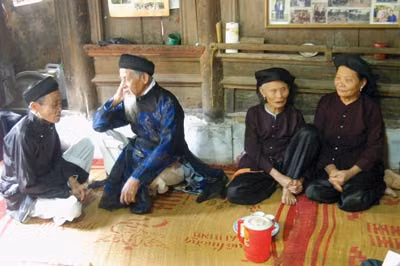 Nghệ nhân làng Diềm.