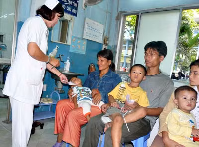 Những trường hợp trẻ có cơ địa dị ứng nhất thiết phải được khai báo với bác sĩ khi tới khám bệnh.