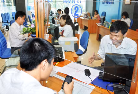 Tội phạm mạng thường lợi dụng kẽ hở của ngân hàng để hoạt động. Ảnh minh họa: Thiện Hoàng.