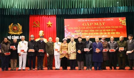 Thứ trưởng Bùi Quang Bền dự họp mặt CLB Sỹ quan hưu trí Bộ Công an ảnh 2